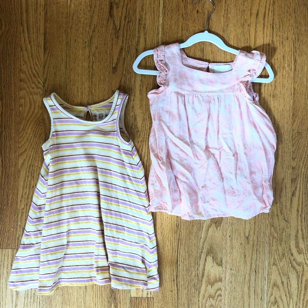 🌸4 for $20 - Gap Dress and BCBG Tunic